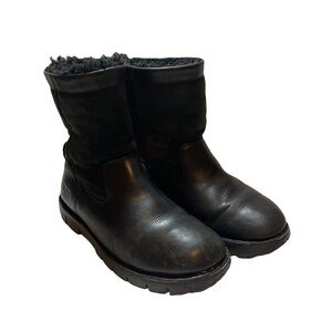 UGG Man Shoes Size 9